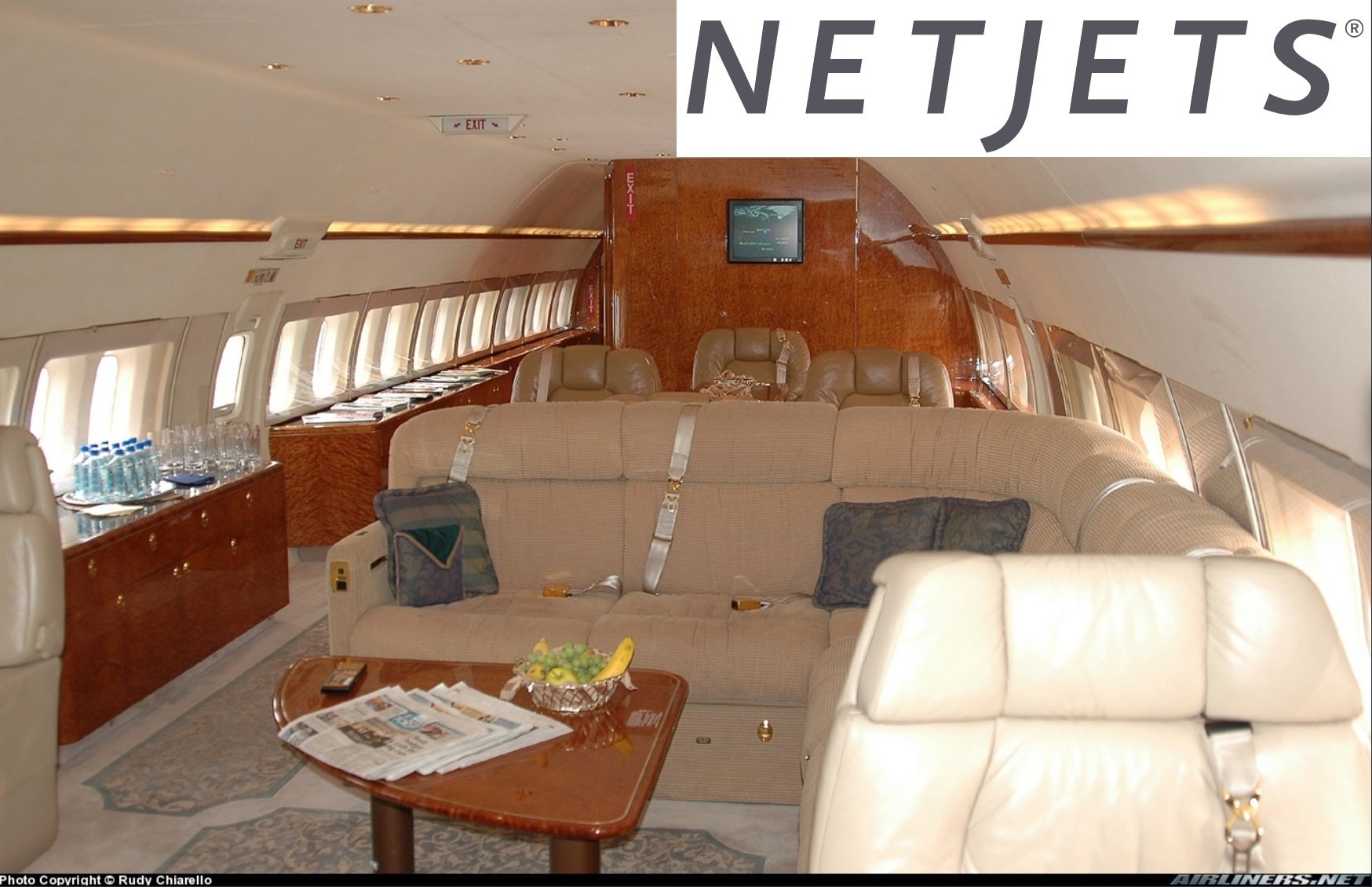 Interior do Net Jets Boeing 737 N129QS