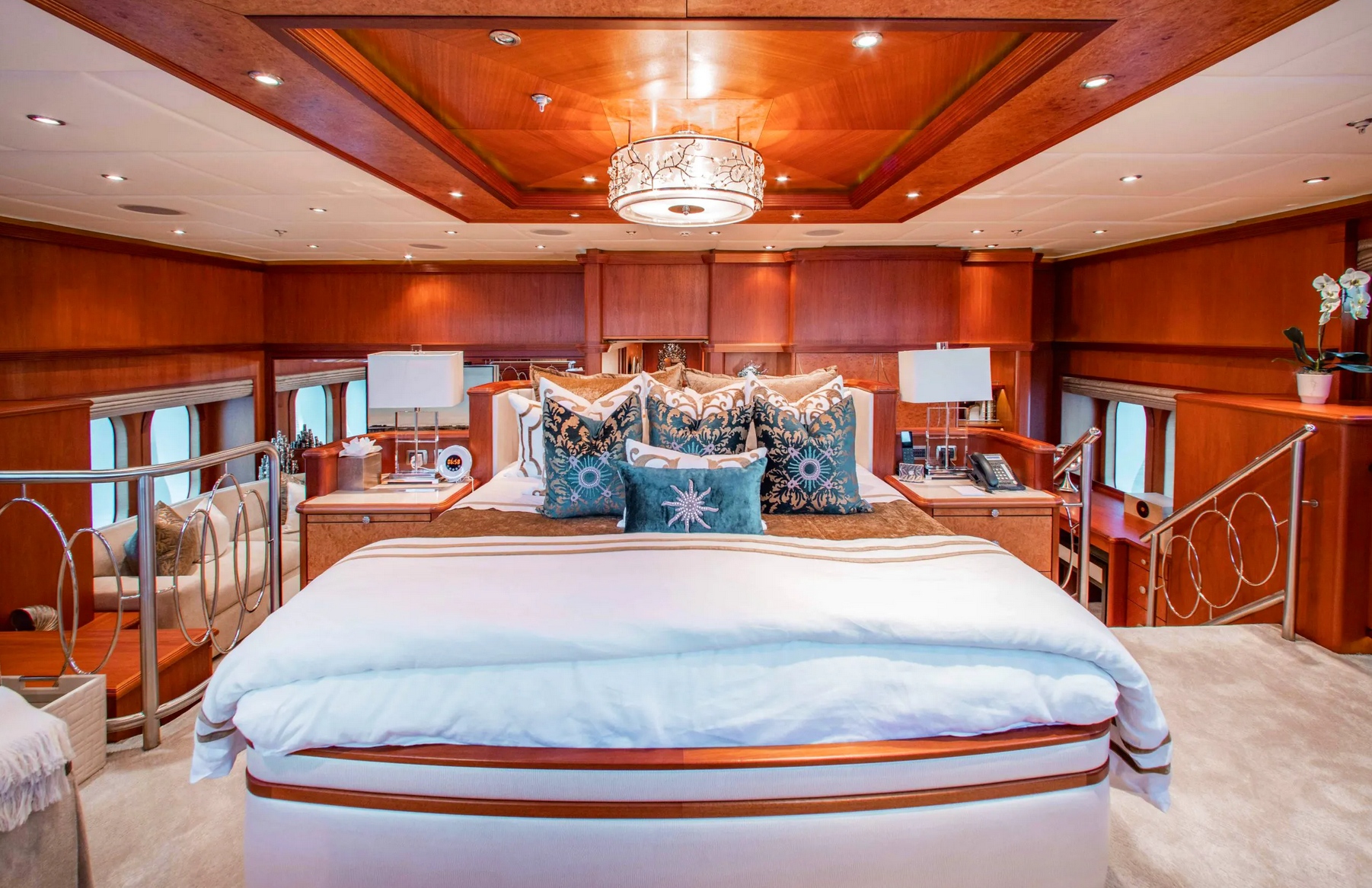 Trinity Yacht SKYFALL interior