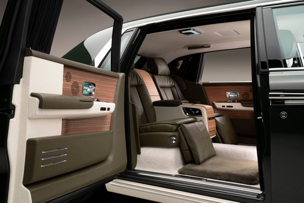 Юсаку Маэдзава Rolls Royce Oribe Green Hermes Interior (