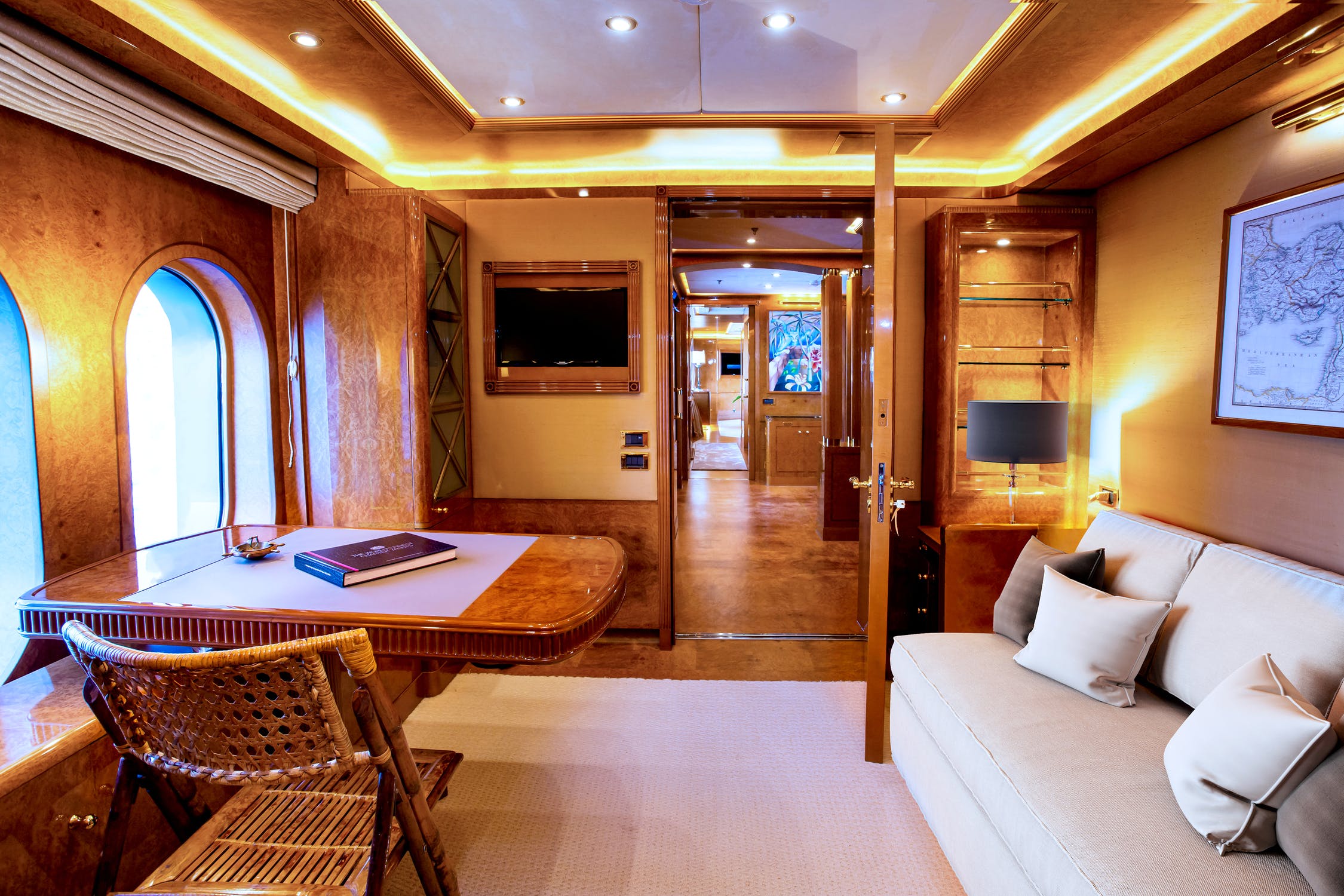 CRN Yacht AQUA MARE interior