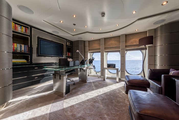 A&R Yacht SCOTT FREE interior