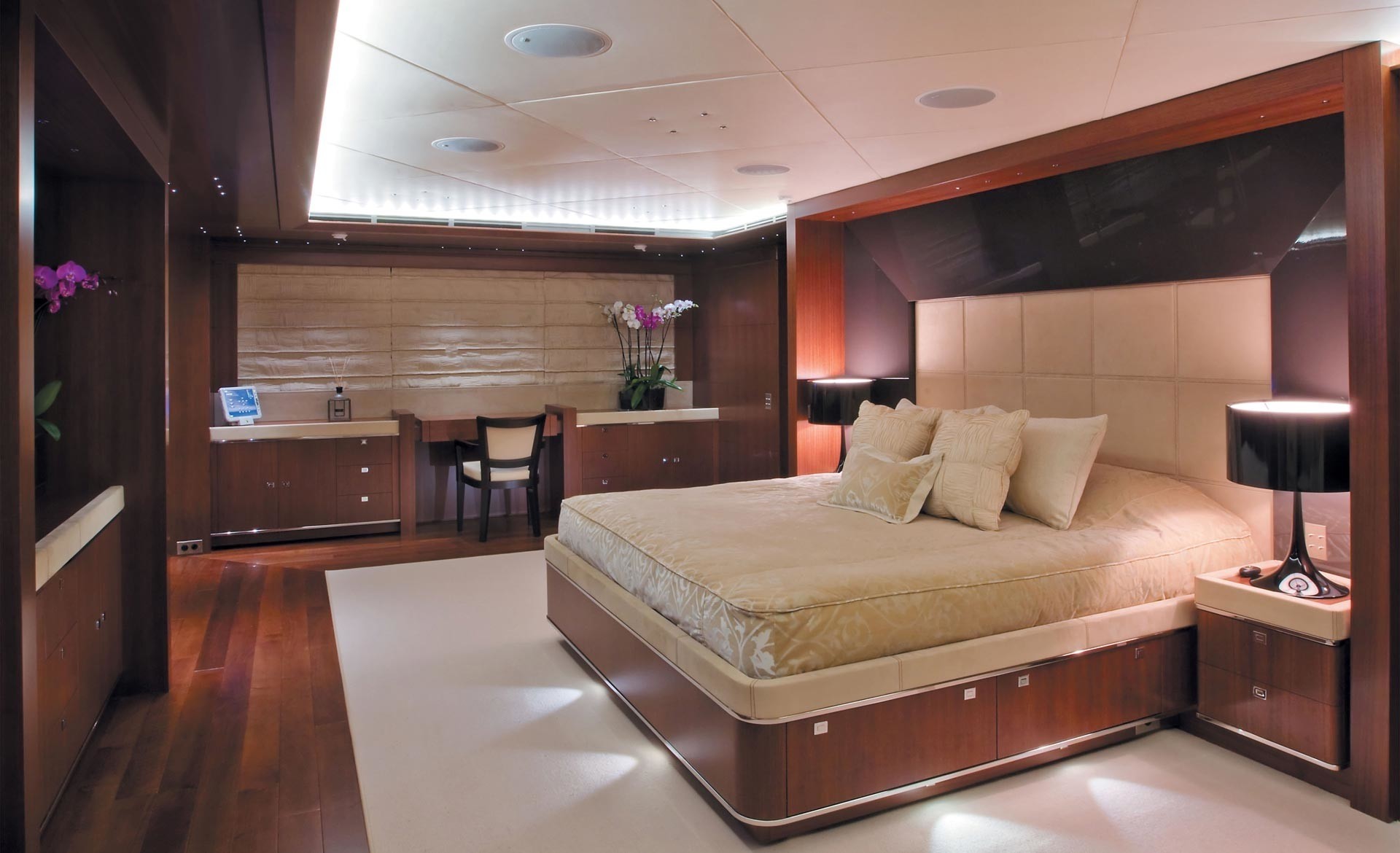 CRN Yacht MARAYA Intérieur