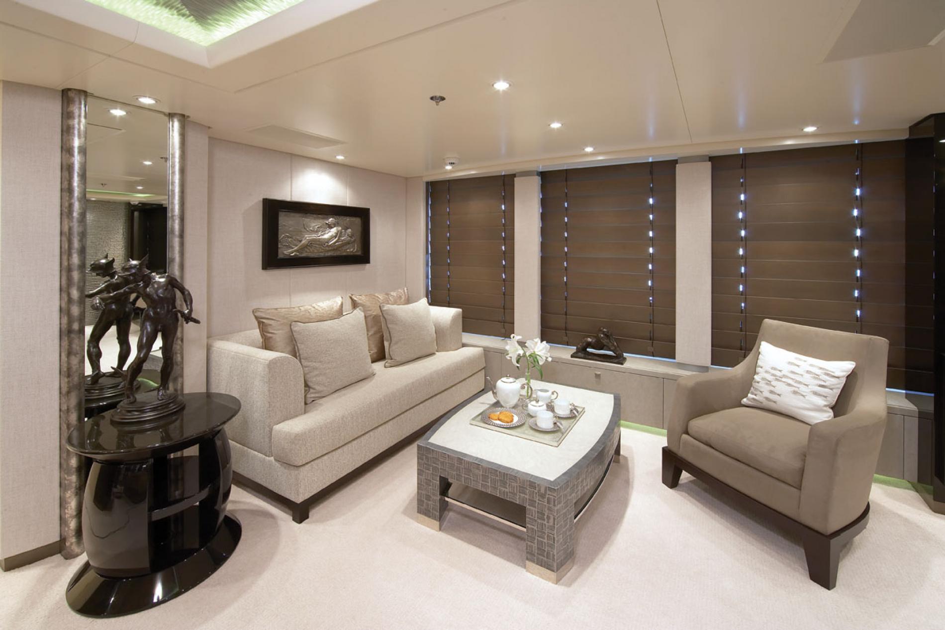 Interior da corrida de furacões de iate Feadship