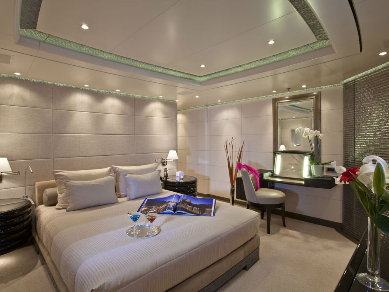 Interior da corrida de furacões de iate Feadship