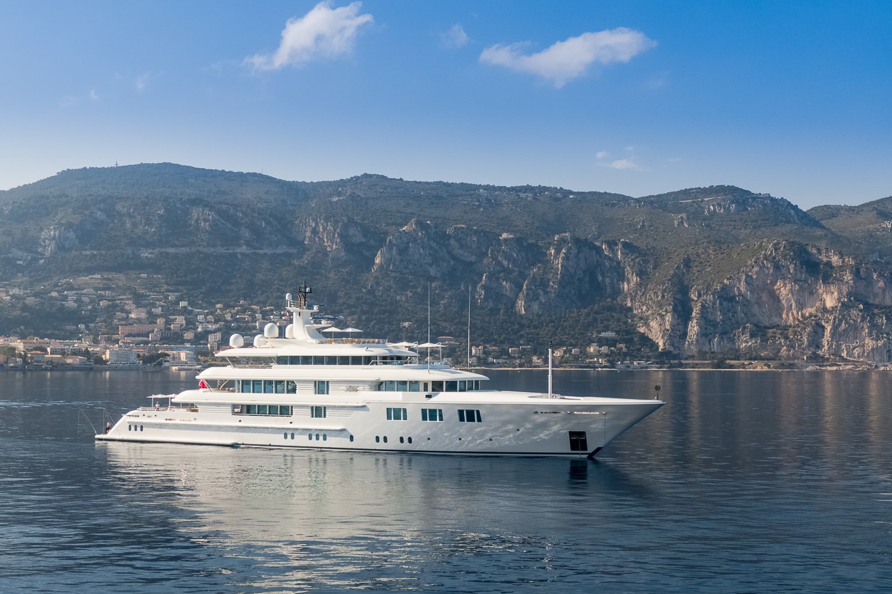 LADY E Yacht • Amels • 2006 • Owner David Russell