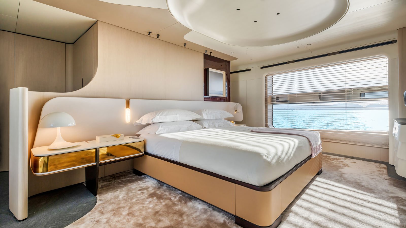 Azimuth Yacht Interior surrado