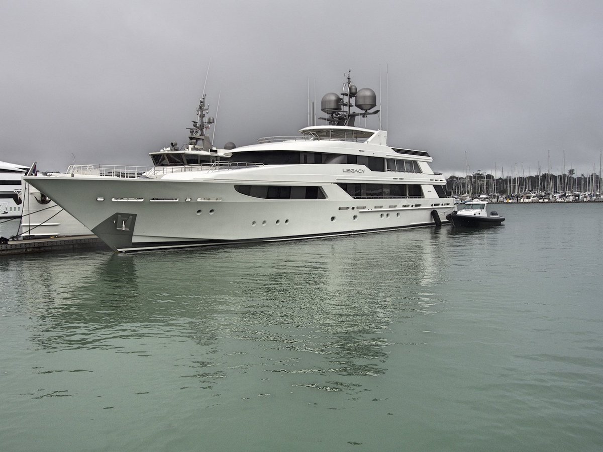 Maison Blanche Yacht • Westport • 2012