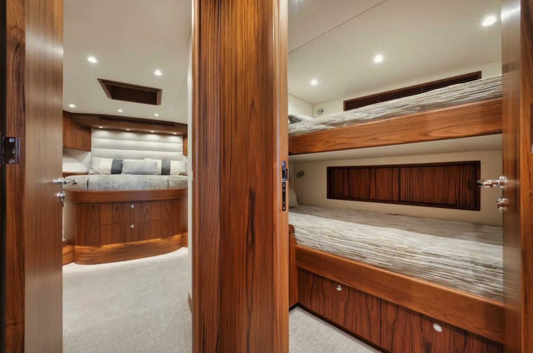 Merritt sportfisher yacht Hullbilly interior