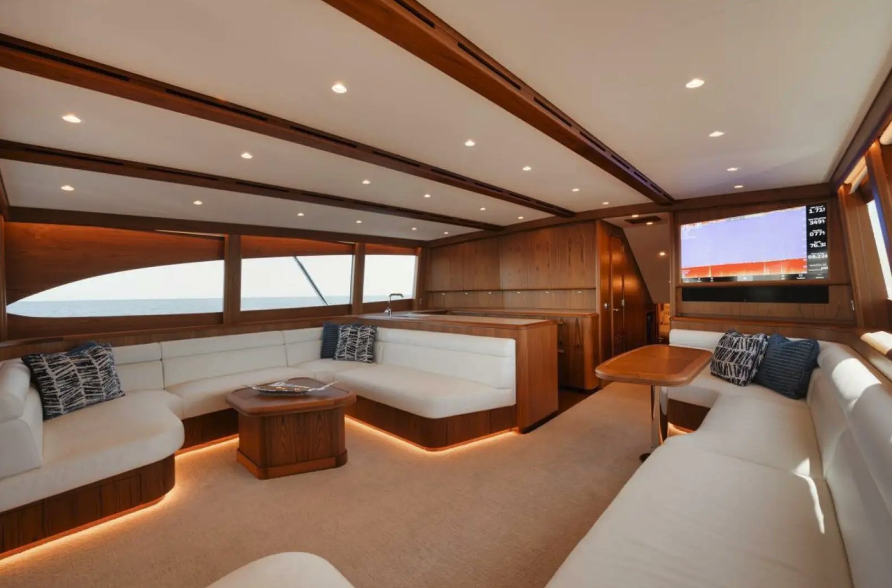 Merritt sportfisher yacht Hullbilly interior