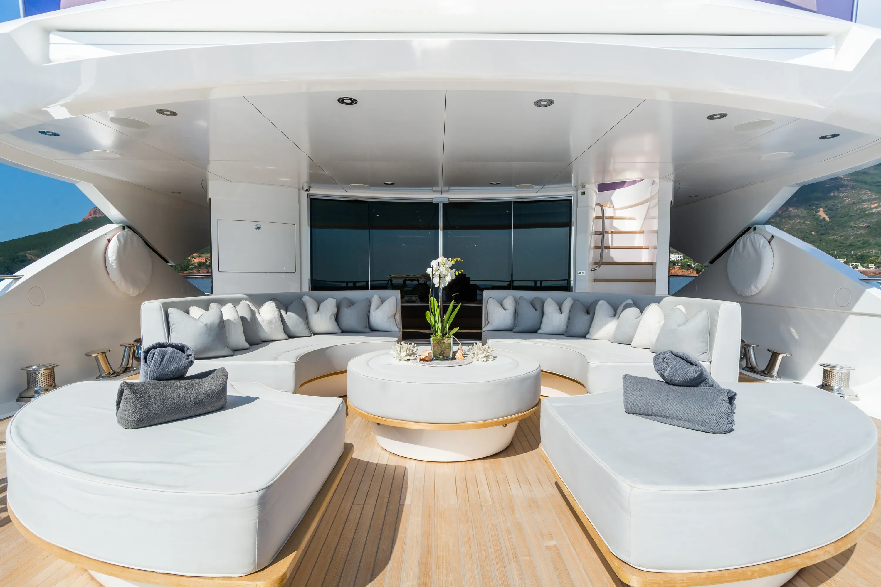 Интерьер яхты Sunseeker THUMPER