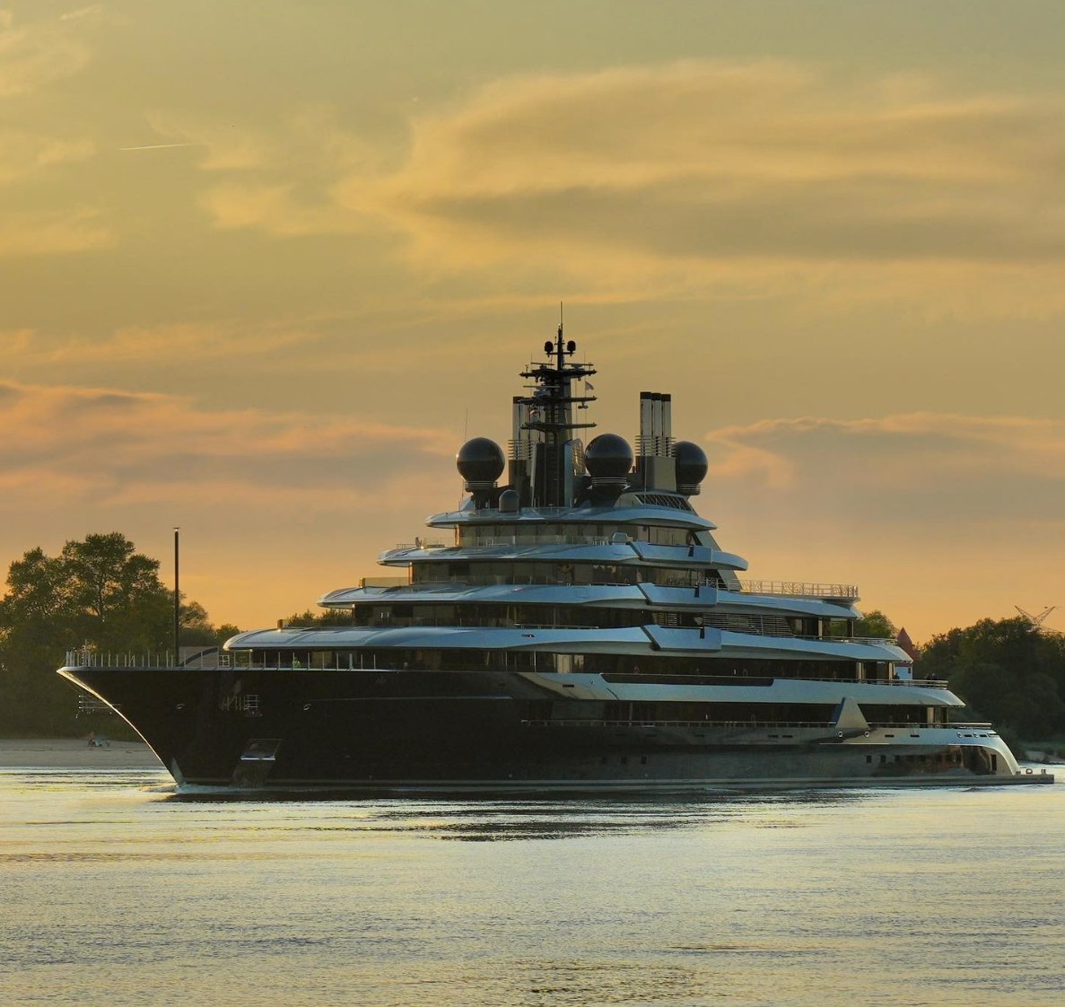 YACHT LUMINANCE • Lurssen • 2023 • Rinat Akhmetov