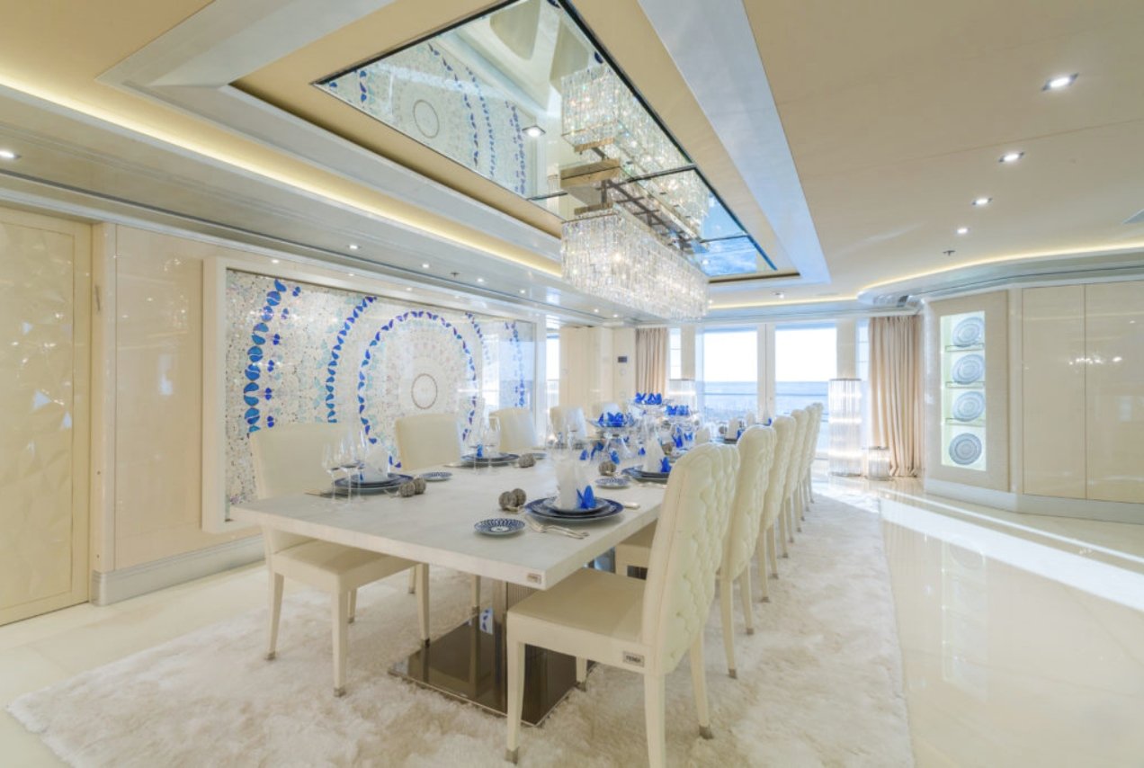 Interno dello yacht Lurssen Lady Lara