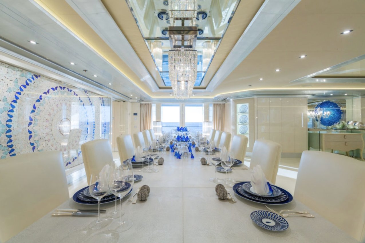 Interno dello yacht Lurssen Lady Lara