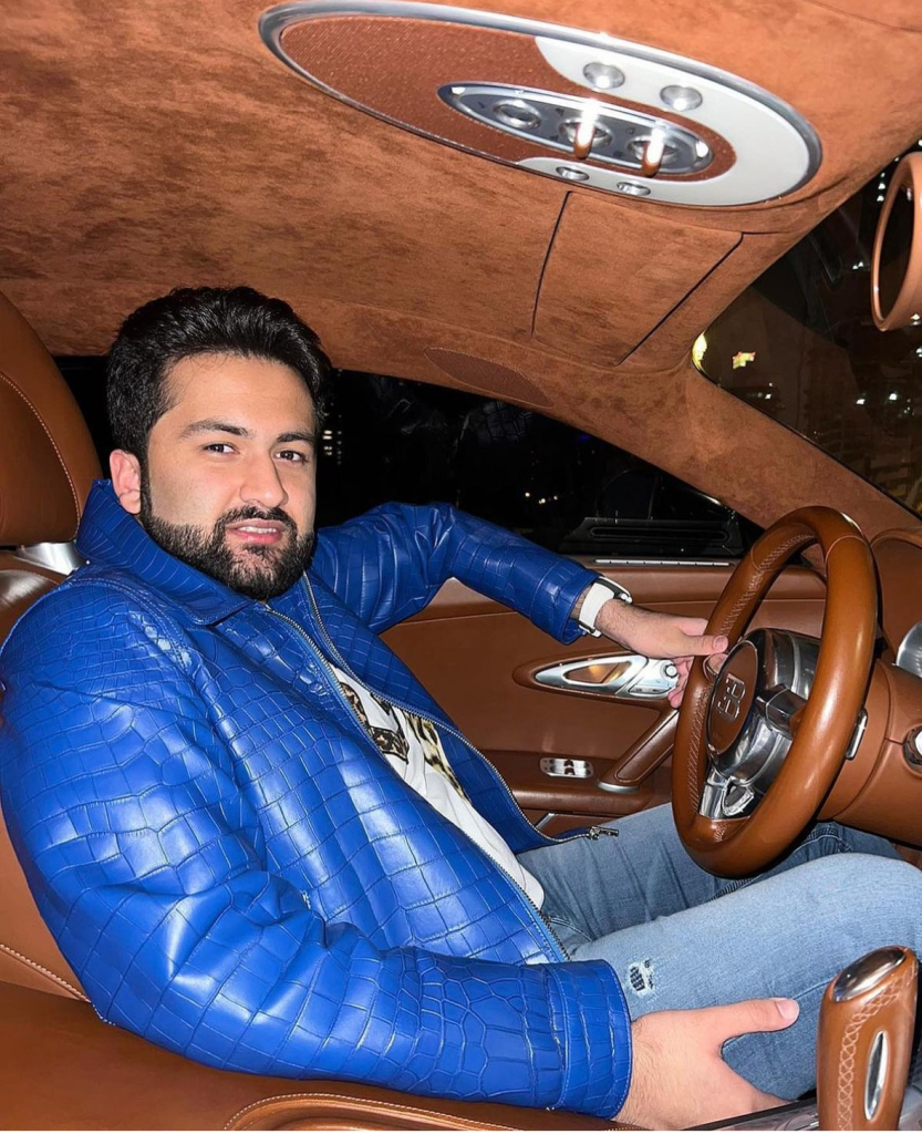 Abbas Hussain Sajwani dans sa Bugatti