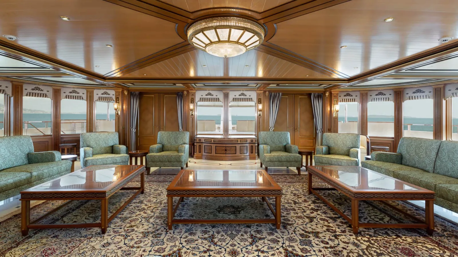 Interno dell'yacht Al Said di Lurssen