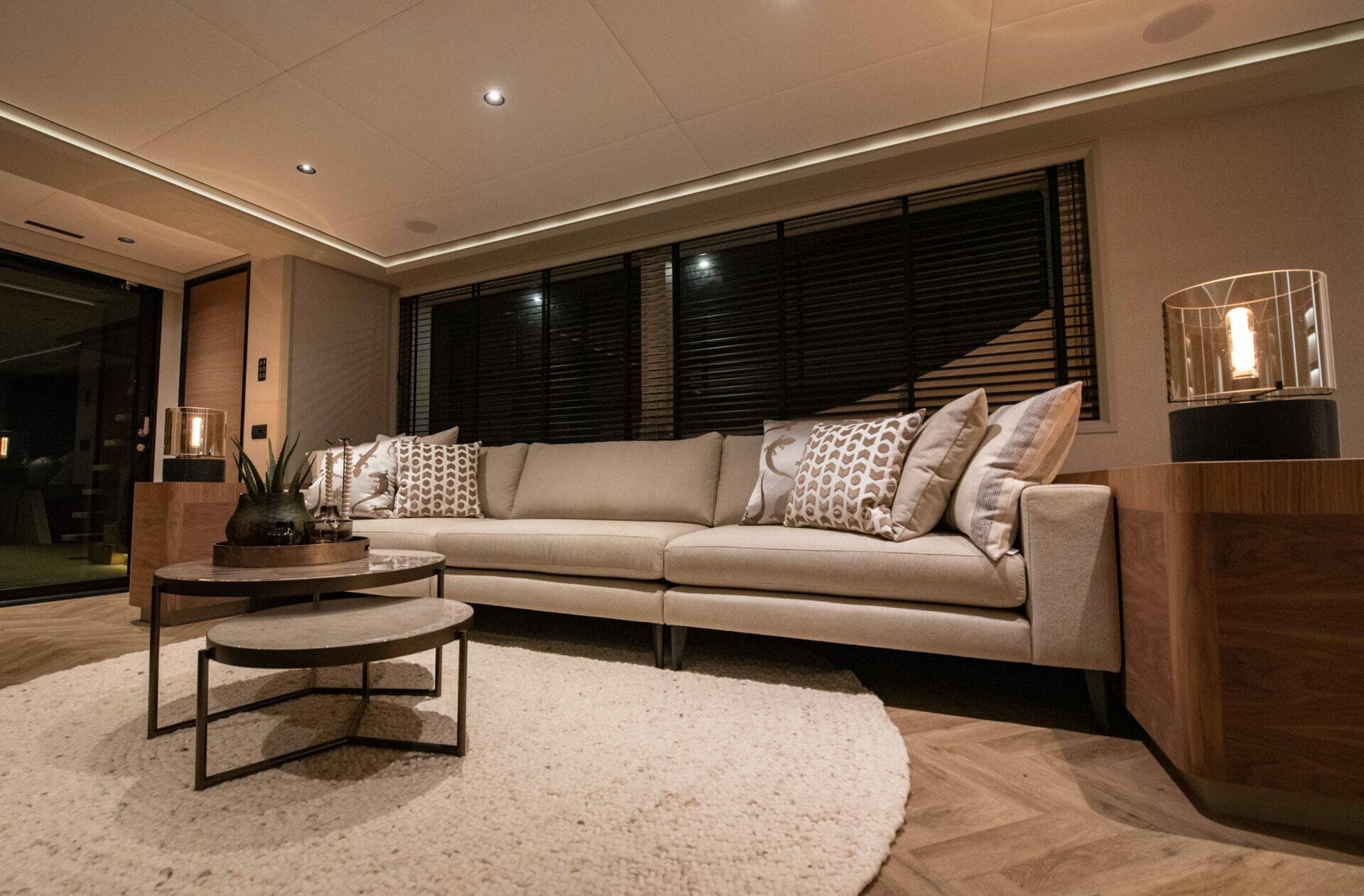 Yacht Lady Fleur interior