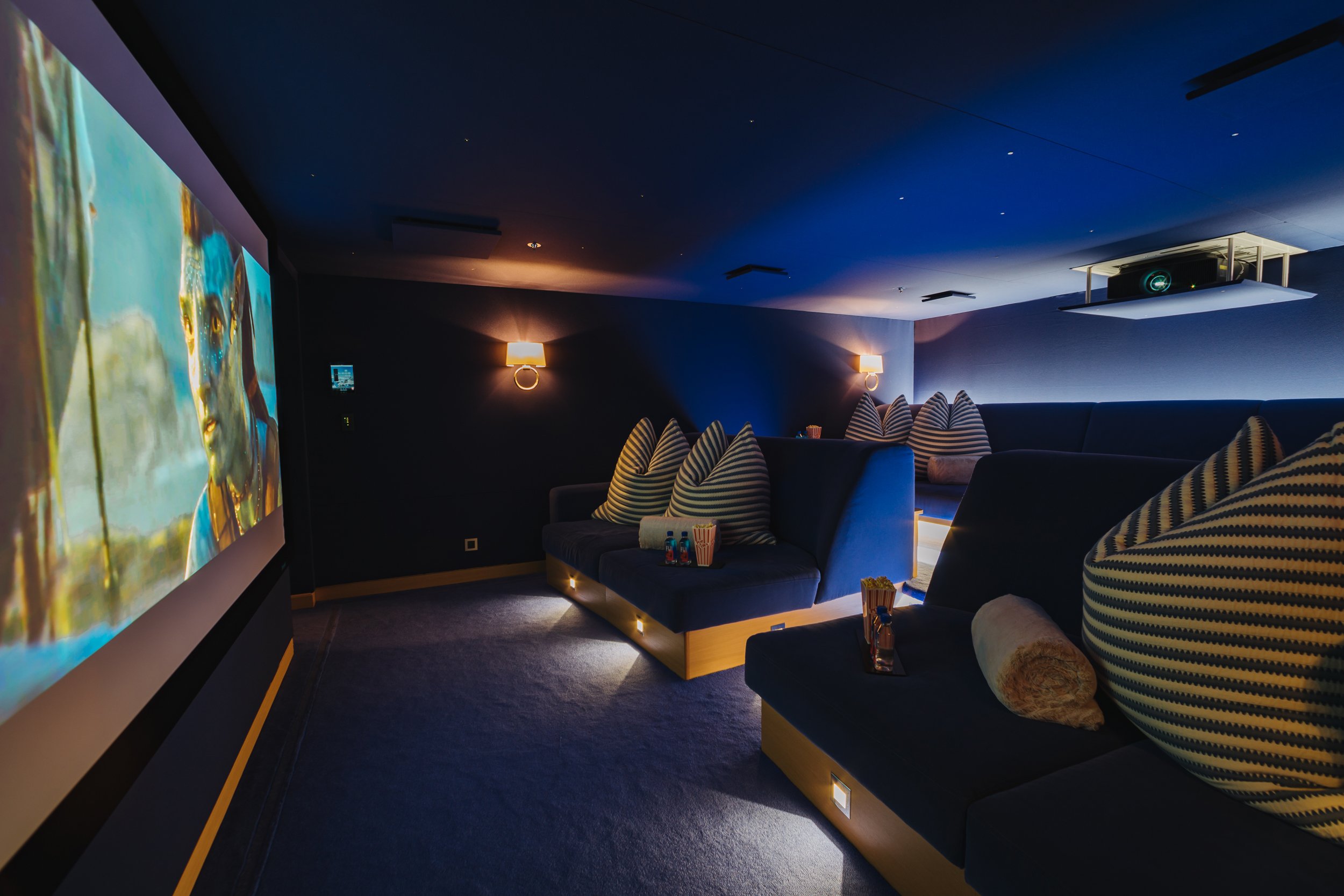 Lurssen Yacht HUNTRESS interior (Movie Theatre)