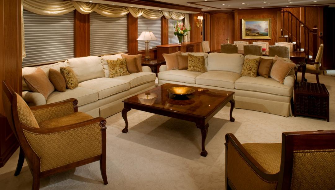 Burger yacht MAMAMIA interior