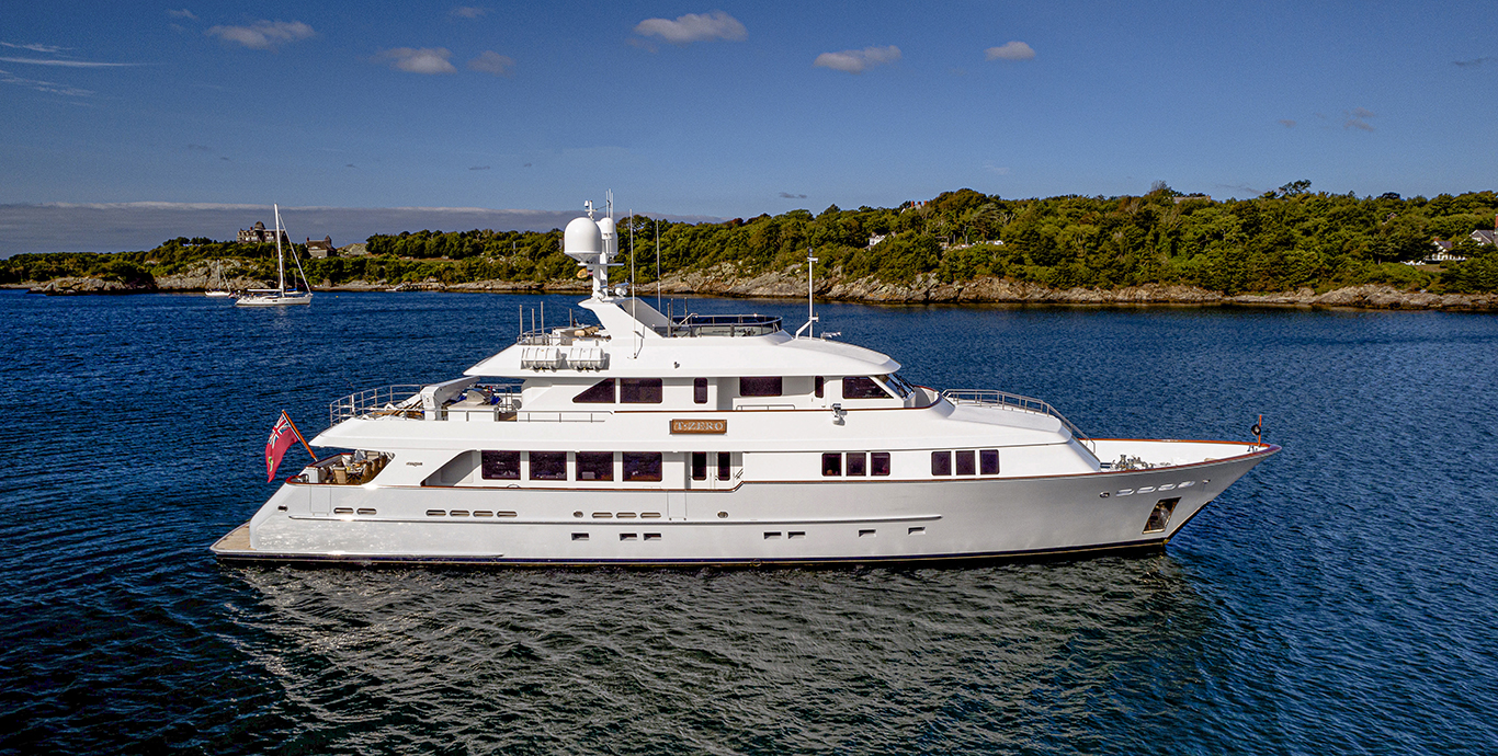 MAMAMIA Yacht • Burger • 2007 • Owner US millionaire