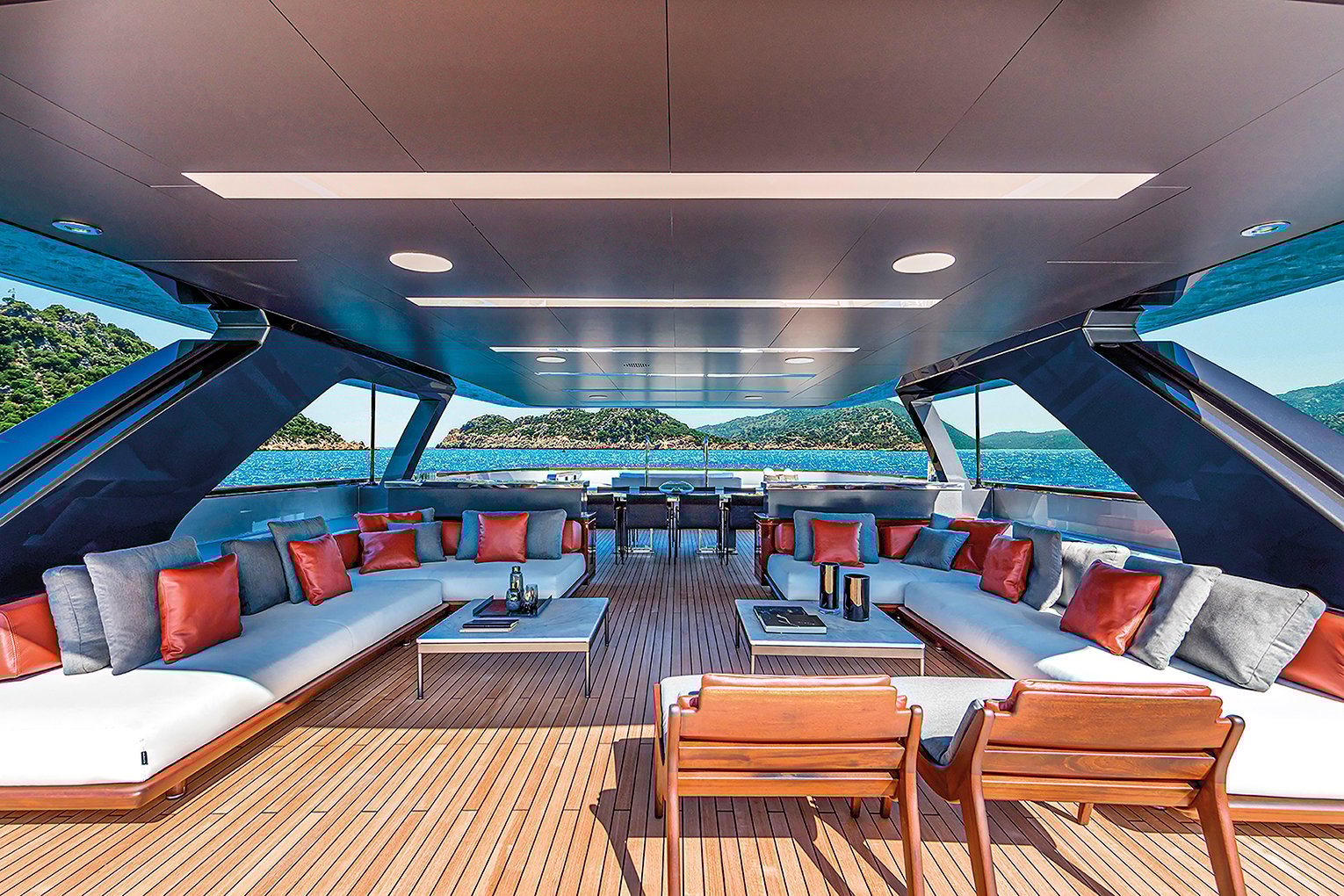 Riva yacht KINSHIP interior