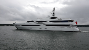 Yacht Quantum of Solace – Türkis – 2012 – Eigentümer Navtej Kohli