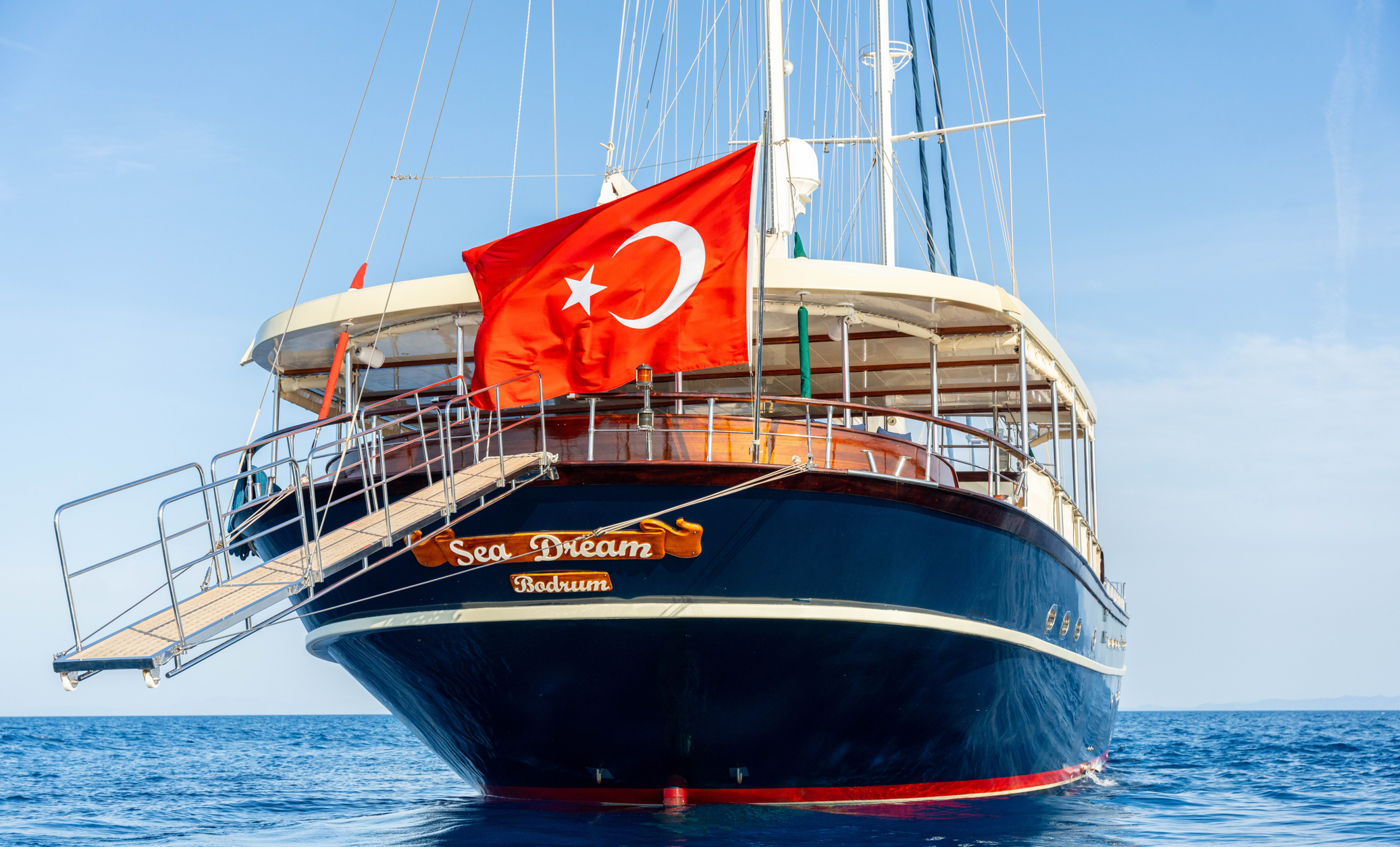 Iate SY SEA DREAM • Aegean Yachts • 2005 • Proprietário Burhan Deval