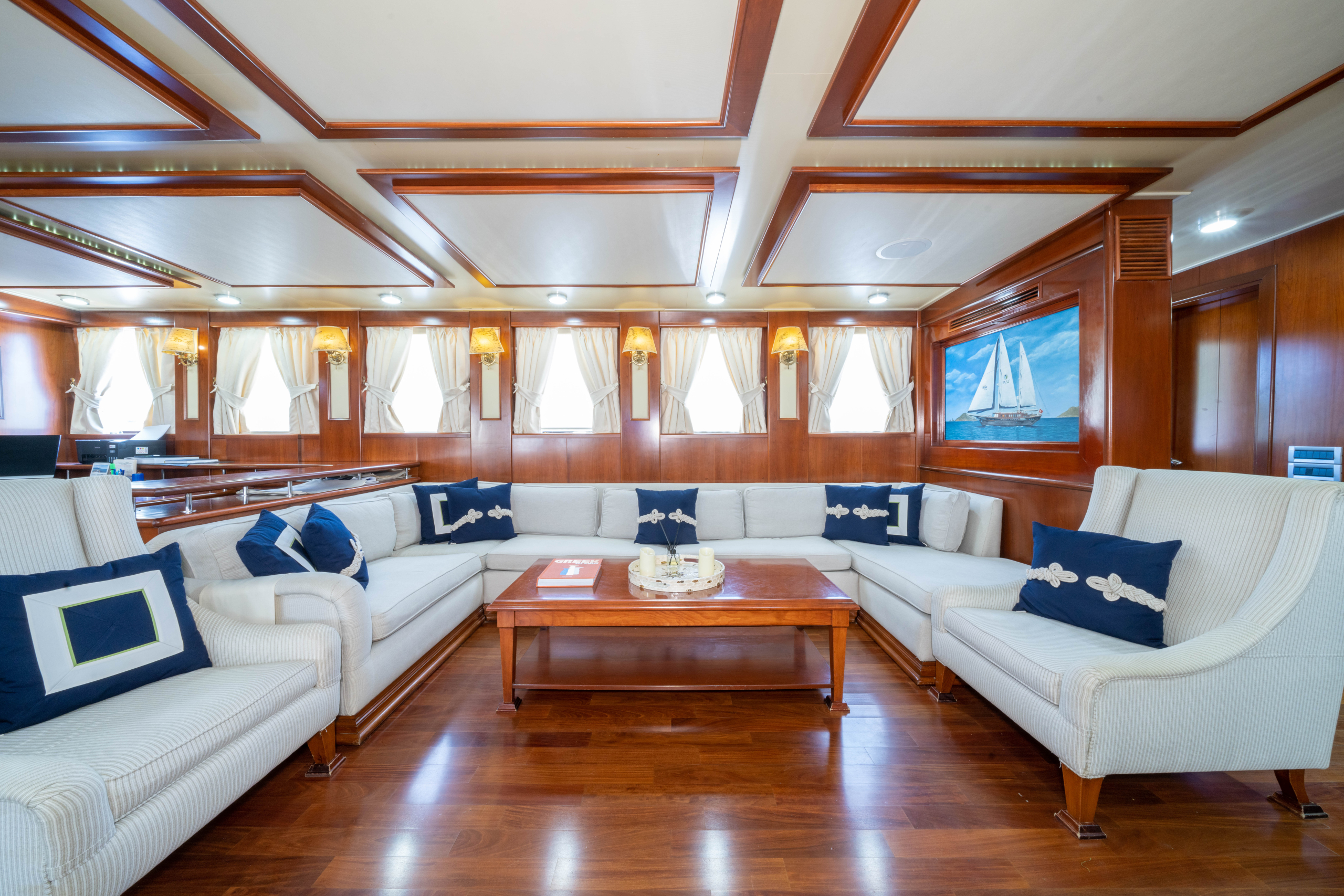 Interior do iate à vela SEA DREAM