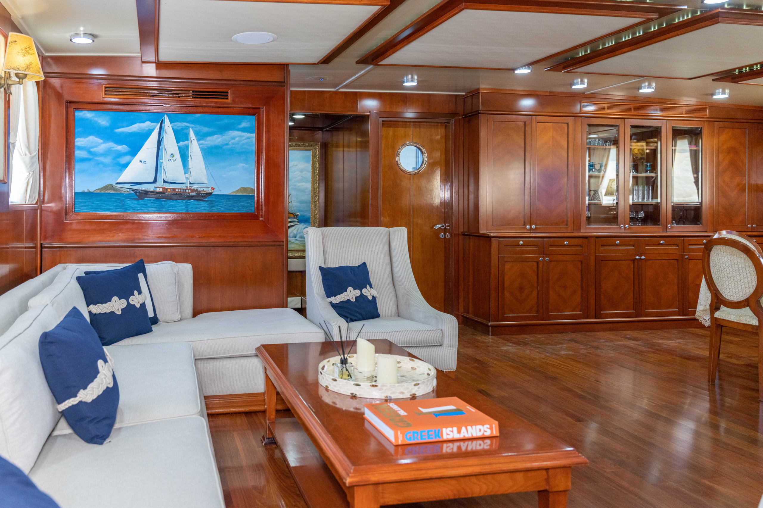 Interior do iate à vela SEA DREAM