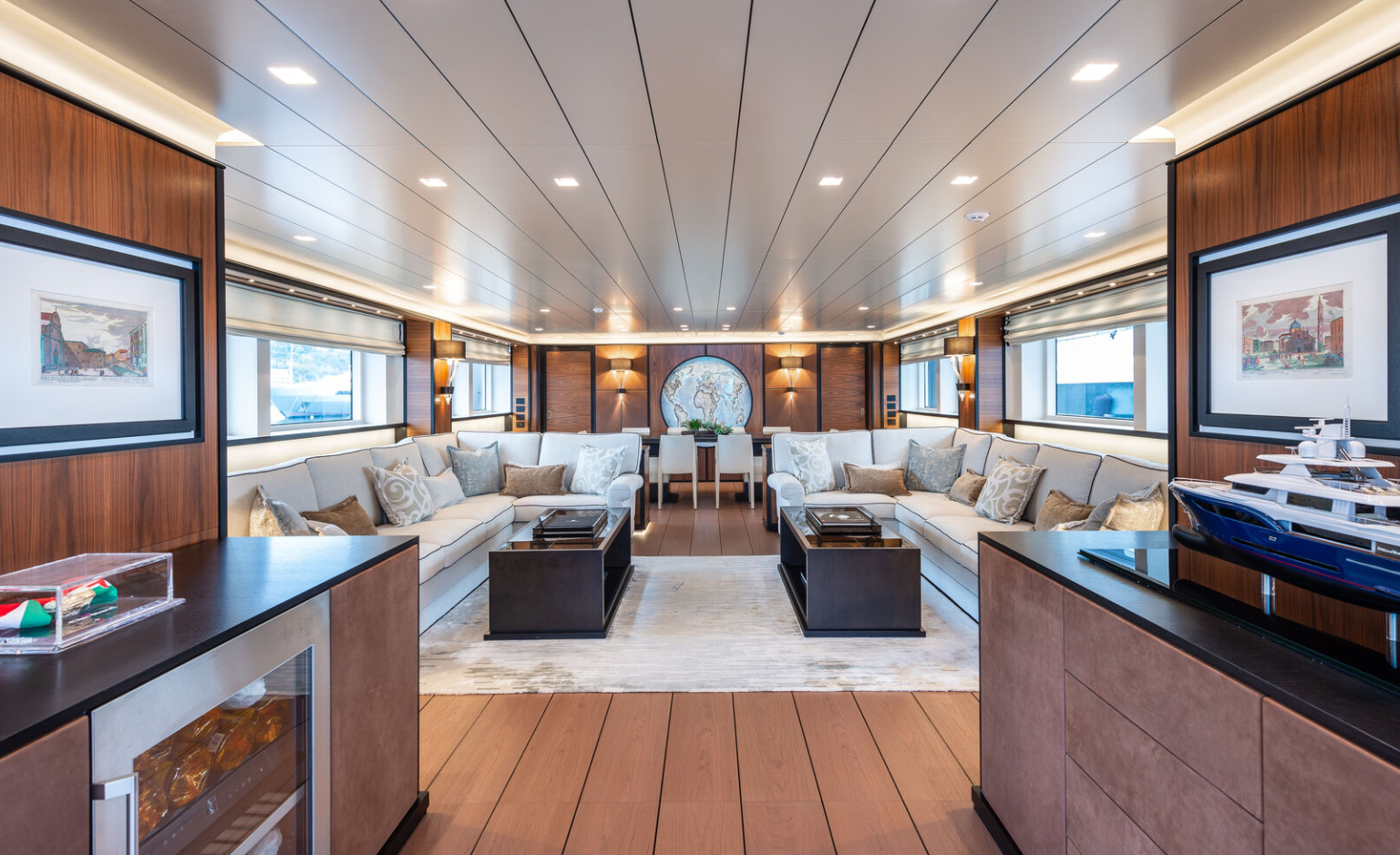 Interior do iate CBI Navi STELLA DI MARE