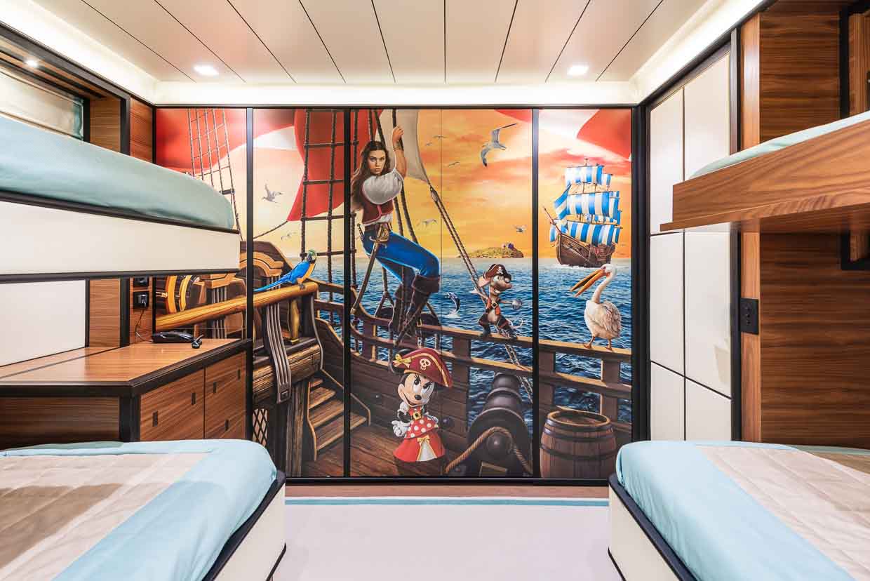 Interior do iate CBI Navi STELLA DI MARE