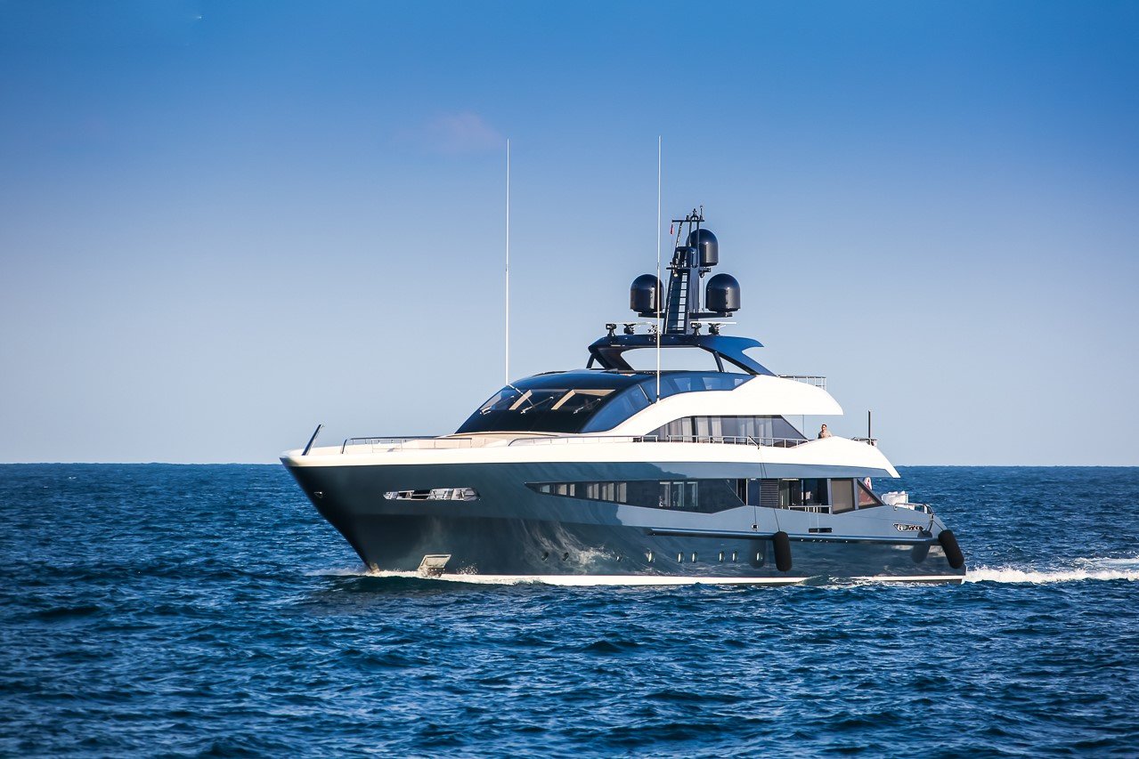 Yate IRISHA • Heesen • 2018 • Propietario millonario turco