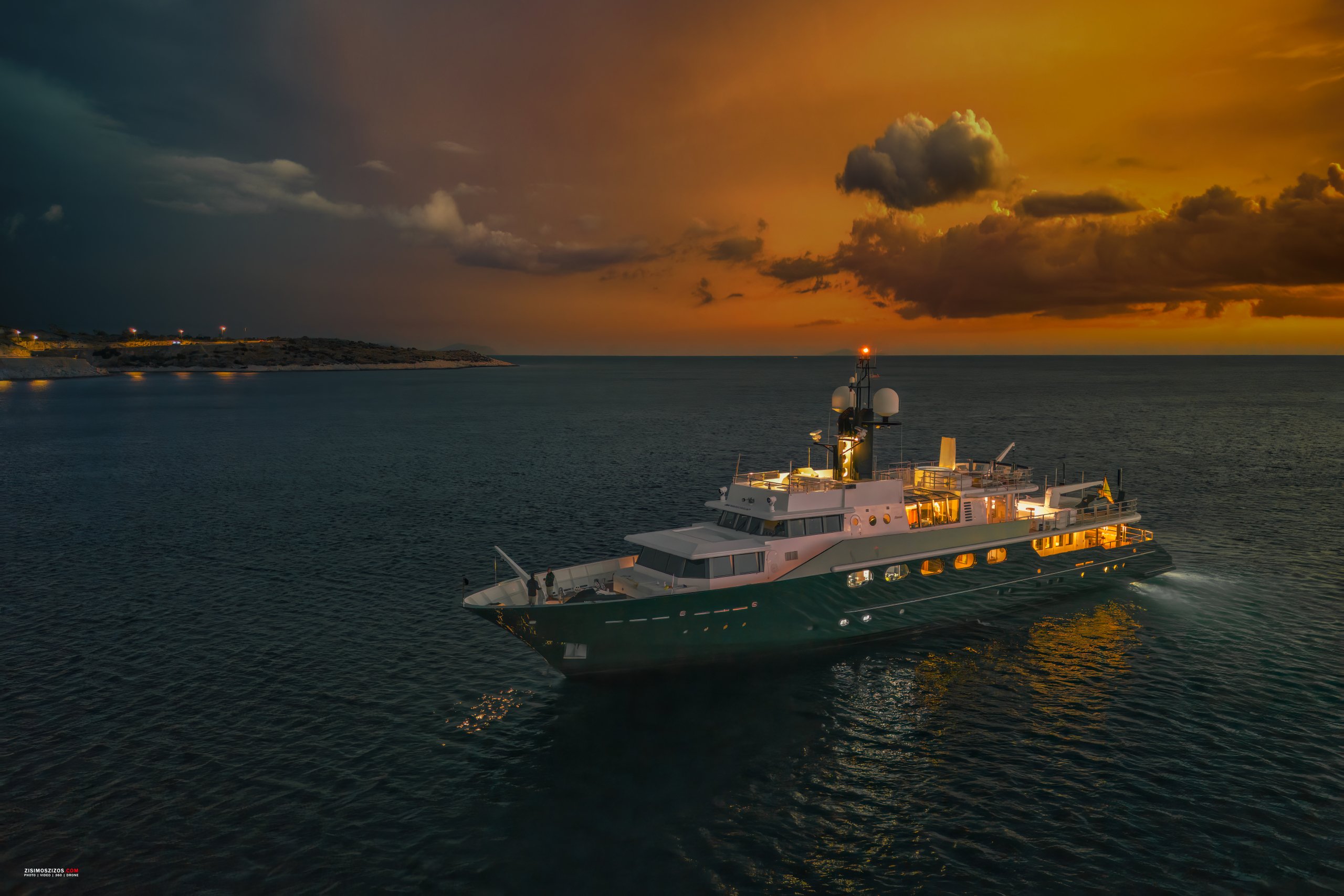 The Highlander Yacht - Feadship - 1998 - Owner Robert de Guardiola