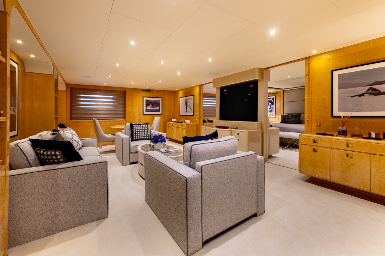 yacht ADAMAS V interno (refit)