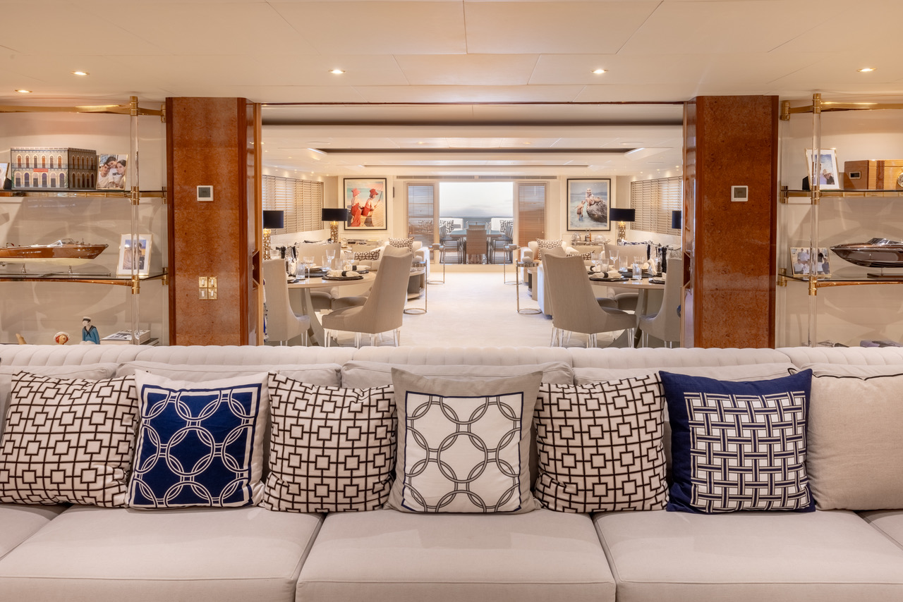 yacht ADAMAS V interno (refit)