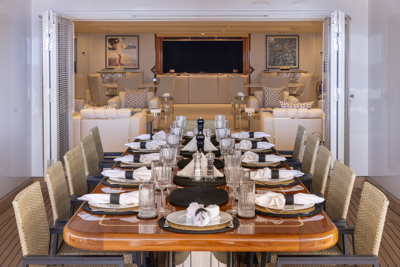 yacht ADAMAS V interno (refit)